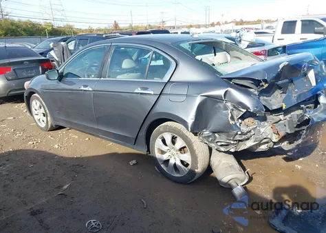 2010 Honda Accord 3.5 Ex-L z USA, uszkodzony, nr VIN 1HGCP3F81AA021864